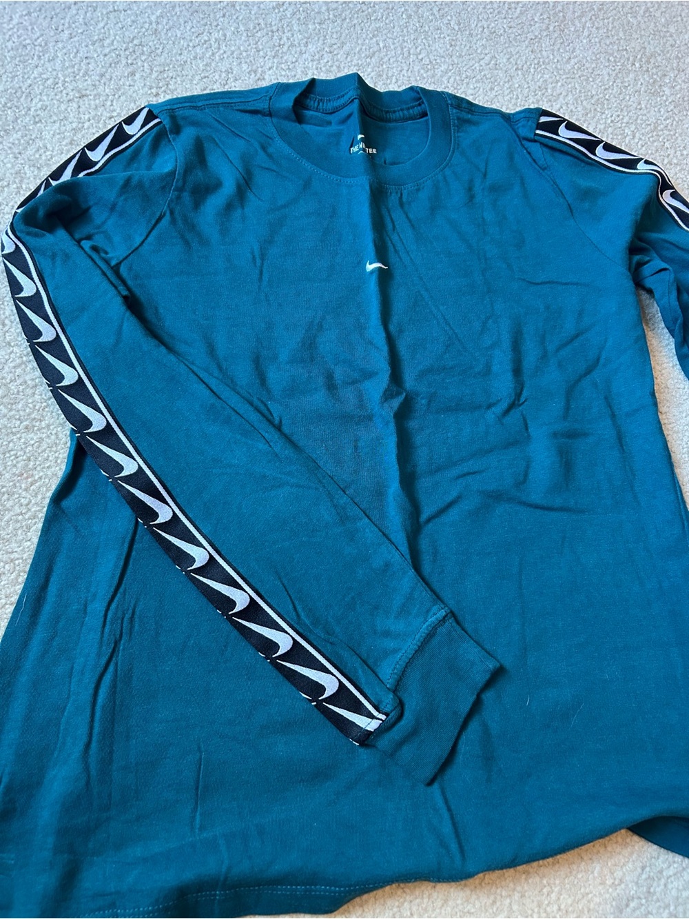 Nike Women’s Teal Long-Sleeve Shirt